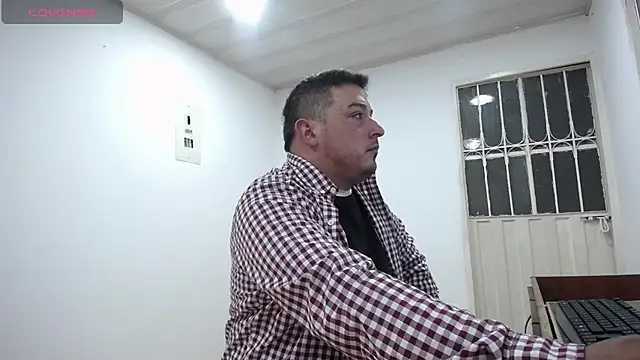 Snapshot of antonycruz chatting on 25, 4, 2026 antonycruz online show from 25, 4, 2026