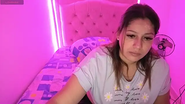 Nazlyy30 online show from 24, 10, 2025