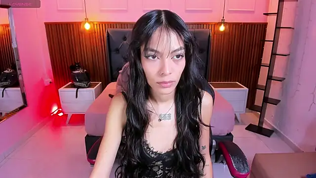 AMELIELEONE online show from 5, 11, 2025