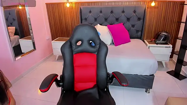 AMELIELEONE online show from 24, 3, 2026