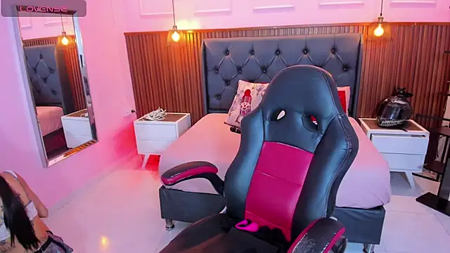 AMELIELEONE online show from 29, 11, 2025