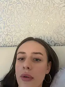 Snapshot of Lisaaan chatting on 4, 2, 2025 Lisaaan online show from 4, 2, 2025