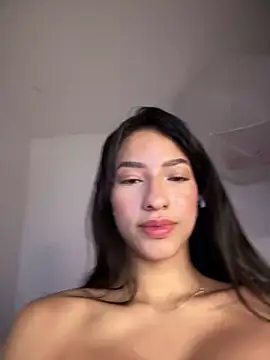 Snapshot of DulceLenns chatting on 12, 3, 2025 DulceLenns online show from 12, 3, 2025