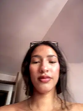 Snapshot of DulceLenns chatting on 9, 9, 2025 DulceLenns online show from 9, 9, 2025