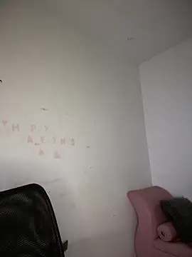 Snapshot of DulceLenns chatting on 22, 3, 2025 DulceLenns online show from 22, 3, 2025