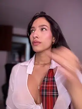 Snapshot of DulceLenns chatting on 29, 11, 2025 DulceLenns online show from 29, 11, 2025