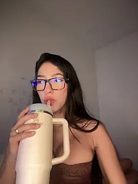 Snapshot of DulceLenns chatting on 13, 3, 2025 DulceLenns online show from 13, 3, 2025