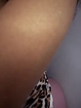 Snapshot of DulceLenns chatting on 23, 11, 2025 DulceLenns online show from 23, 11, 2025