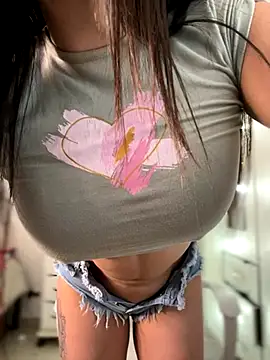 Emmily 19 online show from 5, 11, 2025