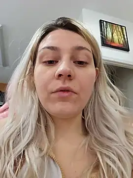 ScarletCallings420 online show from 17, 2, 2025