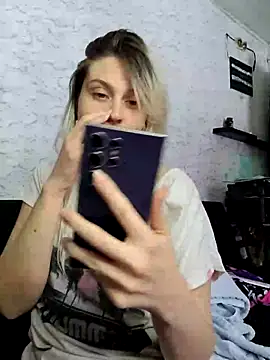 Snapshot of ScarletCallings420 chatting on 11, 4, 2026 ScarletCallings420 online show from 11, 4, 2026