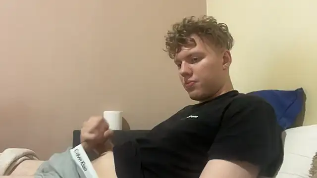 Snapshot of sexybooii6968 chatting on 1, 12, 2025 sexybooii6968 online show from 1, 12, 2025