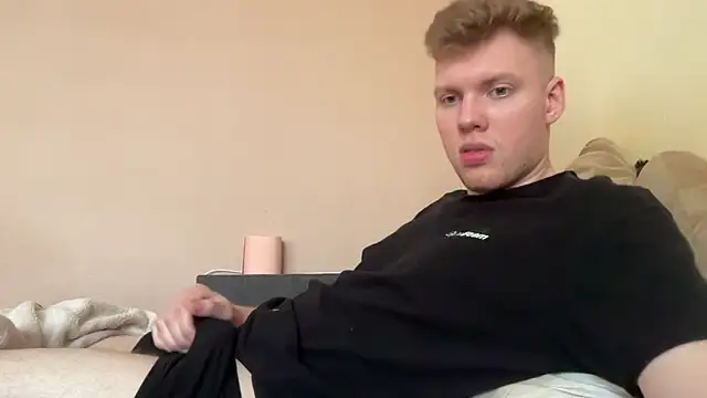 sexybooii6968 online show from 28, 4, 2026