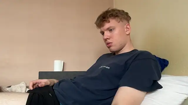 Snapshot of sexybooii6968 chatting on 10, 10, 2025 sexybooii6968 online show from 10, 10, 2025