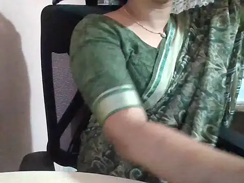 Snapshot of Pinky_4 chatting on 8, 5, 2026 Pinky 4 online show from 8, 5, 2026