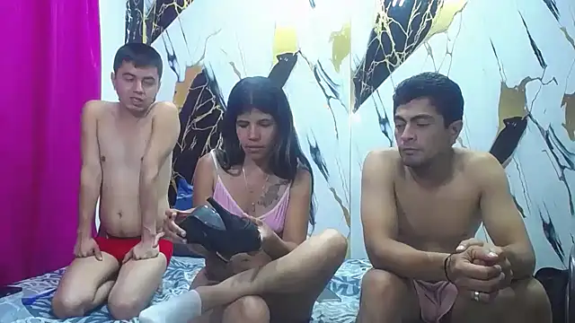 McMenaHot online show from 17, 4, 2026