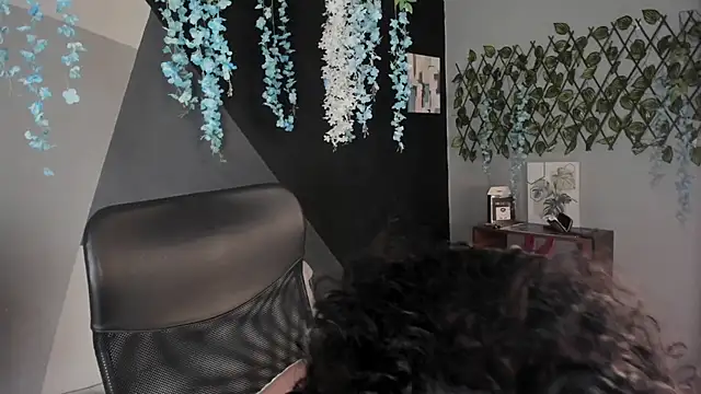Snapshot of alixon_fiore5 chatting on 20, 5, 2026 alixon fiore5 online show from 20, 5, 2026