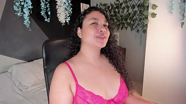 Snapshot of alixon_fiore5 chatting on 6, 6, 2026 alixon fiore5 online show from 6, 6, 2026