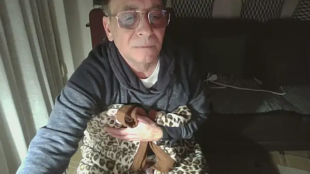 HETEREOMAN online show from 15, 12, 2025