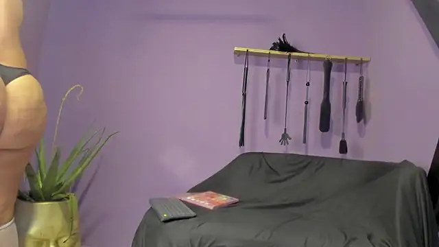 kathe hot online show from 3, 3, 2026