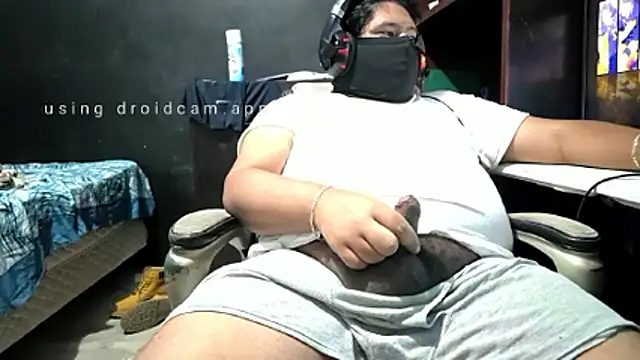 Snapshot of mikfgh50 chatting on 14, 12, 2025 mikfgh50 online show from 14, 12, 2025