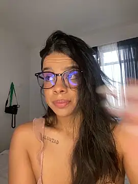 trianawhite online show from 10, 2, 2026