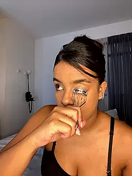 trianawhite online show from 2, 12, 2024