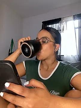 trianawhite online show from 14, 1, 2026