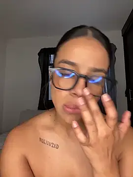 trianawhite online show from 4, 12, 2025