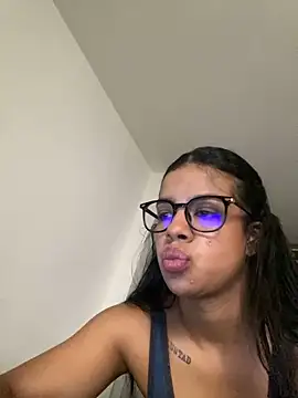 trianawhite online show from 4, 3, 2026