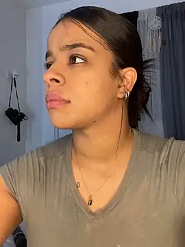 trianawhite online show from 13, 3, 2025