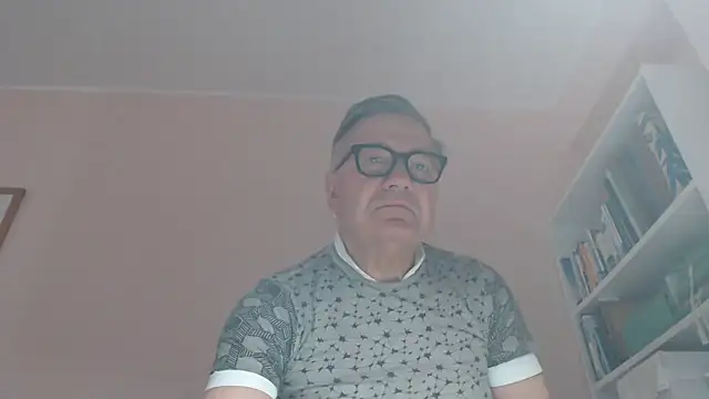 Snapshot of YOU6me chatting on 5, 6, 2026 YOU6me online show from 5, 6, 2026