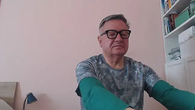 Snapshot of YOU6me chatting on 17, 5, 2026 YOU6me online show from 17, 5, 2026