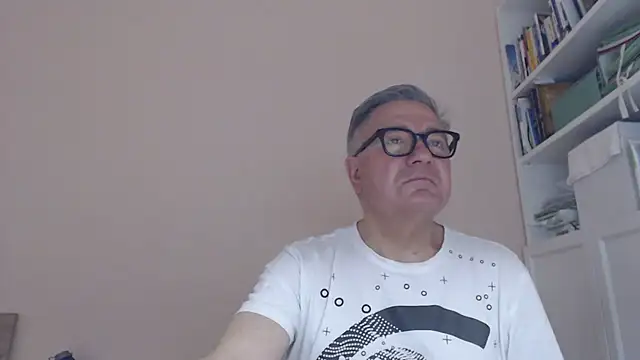 Snapshot of YOU6me chatting on 18, 6, 2026 YOU6me online show from 18, 6, 2026