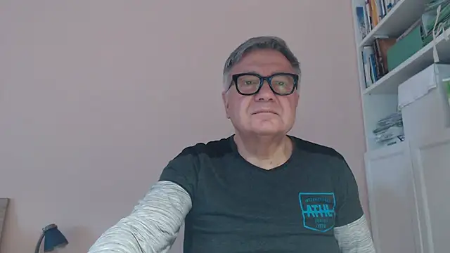 Snapshot of YOU6me chatting on 10, 5, 2026 YOU6me online show from 10, 5, 2026