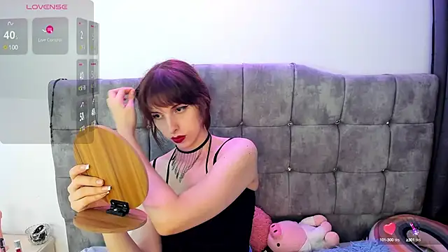 MonicaTsX online show from 1, 2, 2025
