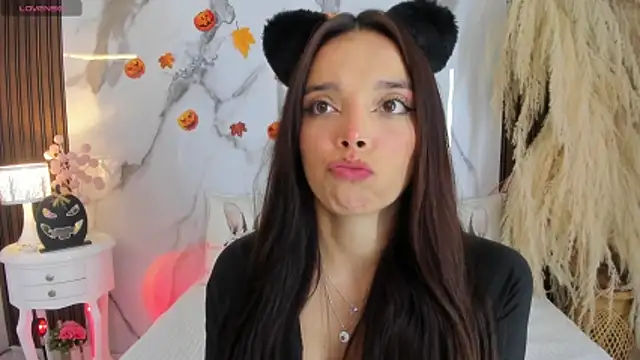 Snapshot of hannahill69 chatting on 28, 10, 2025 hannahill69 online show from 28, 10, 2025