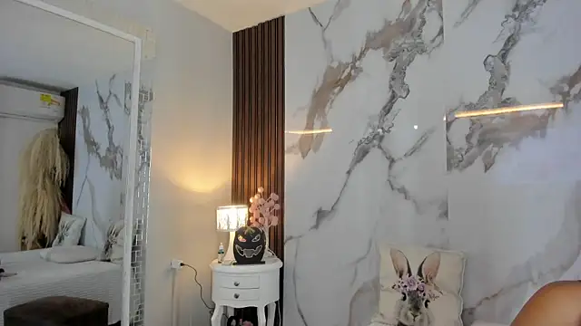 Snapshot of hannahill69 chatting on 9, 10, 2025 hannahill69 online show from 9, 10, 2025