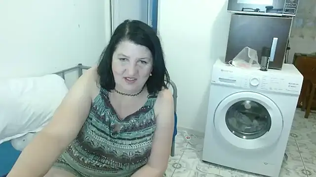 RidemerafSuzana online show from 31, 1, 2025