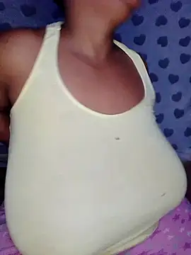 Snapshot of winterqueenx chatting on 8, 1, 2025 winterqueenx online show from 8, 1, 2025