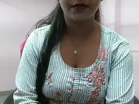 LovingPihu online show from 3, 3, 2025