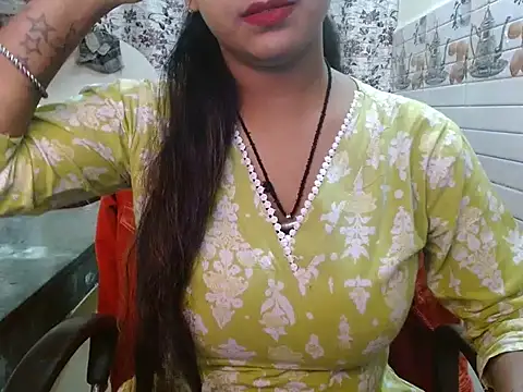 LovingPihu online show from 17, 11, 2025