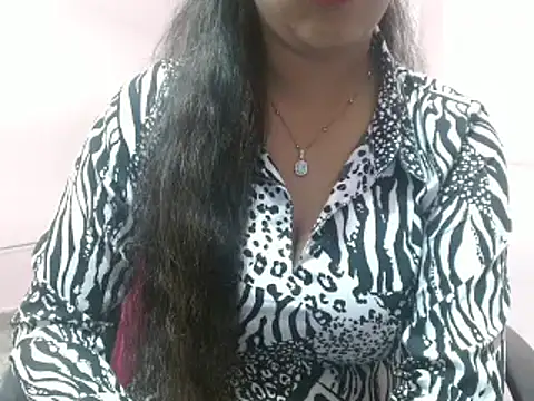 LovingPihu online show from 17, 3, 2025