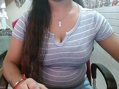 LovingPihu online show from 4, 4, 2026