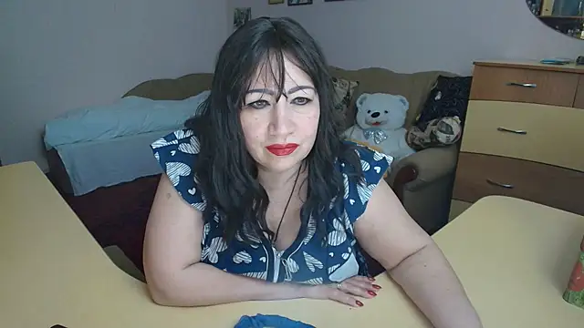 Lucretia Goldi  online show from 28, 2, 2025