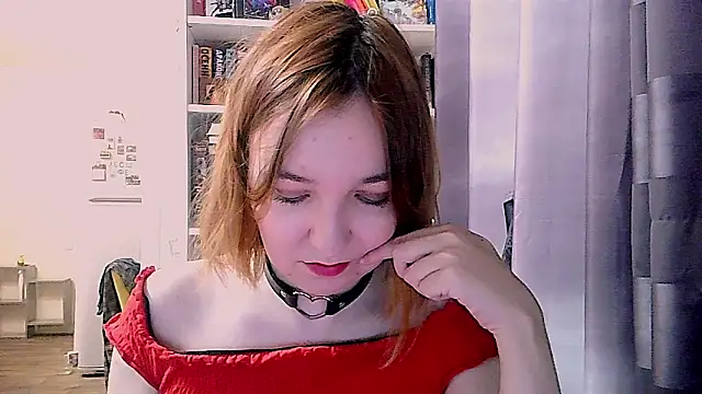 Snapshot of BrattyFoxyGirl chatting on 17, 2, 2025 BrattyFoxyGirl online show from 17, 2, 2025