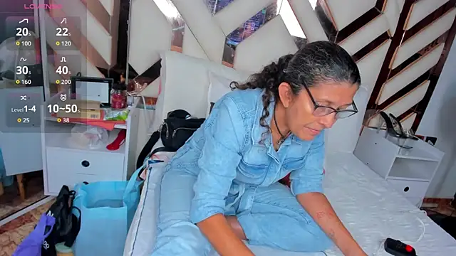 Keyla Milf online show from 6, 1, 2026