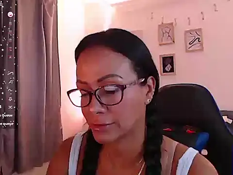 emmily castro online show from 6, 10, 2025