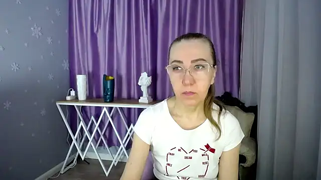 queen a n i online show from 14, 3, 2025