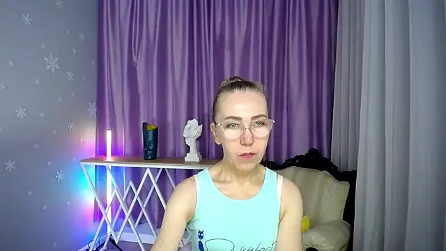 queen a n i online show from 13, 9, 2025